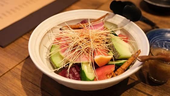 けんさむさんのインスタグラム写真 - (けんさむInstagram)「けんさむ🐶です🌃 今晩はおいしいごはんが食べたい気分♪ #夜けんさむ からの【吉報☝】 夜の「#ソラクル 」も最高だぞぉぉぉおおお@熊本山室 📍#創作家庭料理ソラクル  いいね👍フォロー👯‍♂️Thankyou😇✨ 皆さんの熊本のお気に入りを教えてください🌿 DM💭待ってます🐶🎶 . #けんさむの熊本紹介 #熊本 #熊本グルメ #くまモン #けんさむ #熊本観光 #kumamoto #熊本ランチ #熊本居酒屋 #夜クル」8月30日 20時54分 - kensome_kumamoto