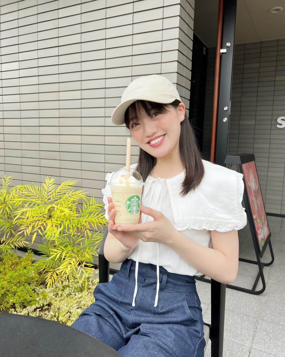 のインスタグラム：「* #おいもすたぐらむ  スタバの新作 #おさつバターフラペチーノ 先行販売で飲んできました！🍠  お芋の優しい甘さが口いっぱいに広がって 今でも忘れられません☺️！ カリカリの芋けんぴの食感が楽しいし塩気もあって フラペチーノとの組み合わせ最高でした❤︎  #お芋好きにはたまらん #お芋 #スターバックスコーヒー #スタバ  #新作フラペチーノ #フラペチーノ #starbucks #starbuckscoffee」