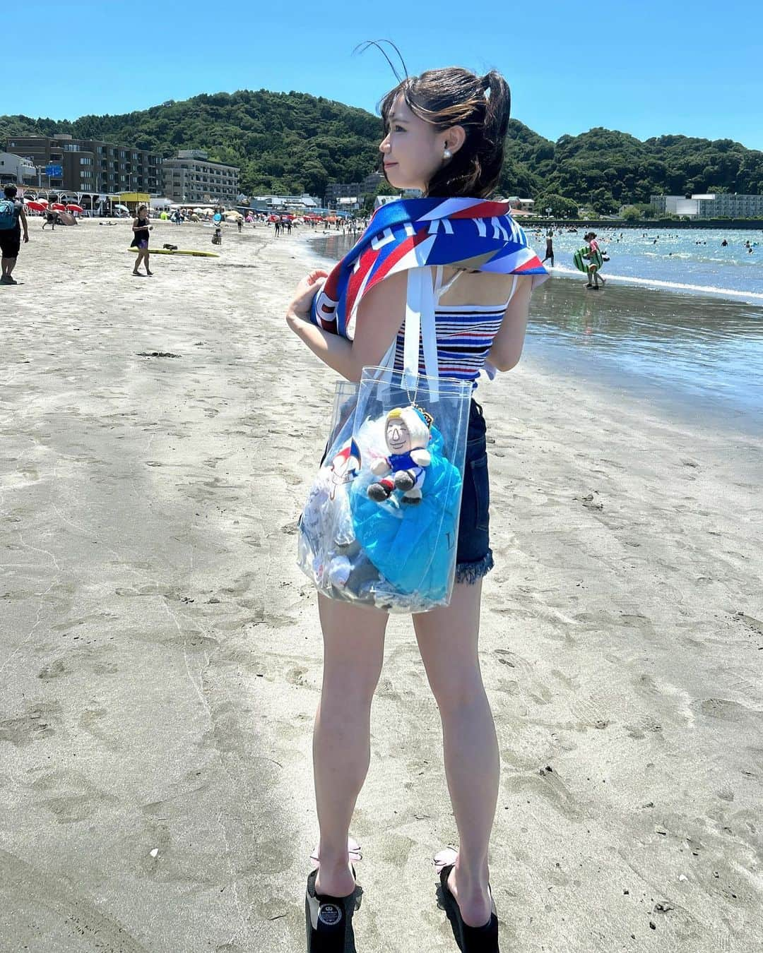 山口みらんさんのインスタグラム写真 - (山口みらんInstagram)「🌞🌴🌺✨  明日で8月終わりだよ🥲  早すぎる１ヶ月だった🥺   #逗子海岸  #逗子  #海  #湘南  #海水浴場  #海の家  #ポニーテール  #ショートパンツコーデ  #ショートパンツ  #デニム  #japanesegirl  #japanese  #japan #japaneseculture  #japanesegirls #自撮り #自拍 #いいね返し#followme #followforfollwback #フォローミー #girl」8月30日 20時57分 - yamaguchi_miran