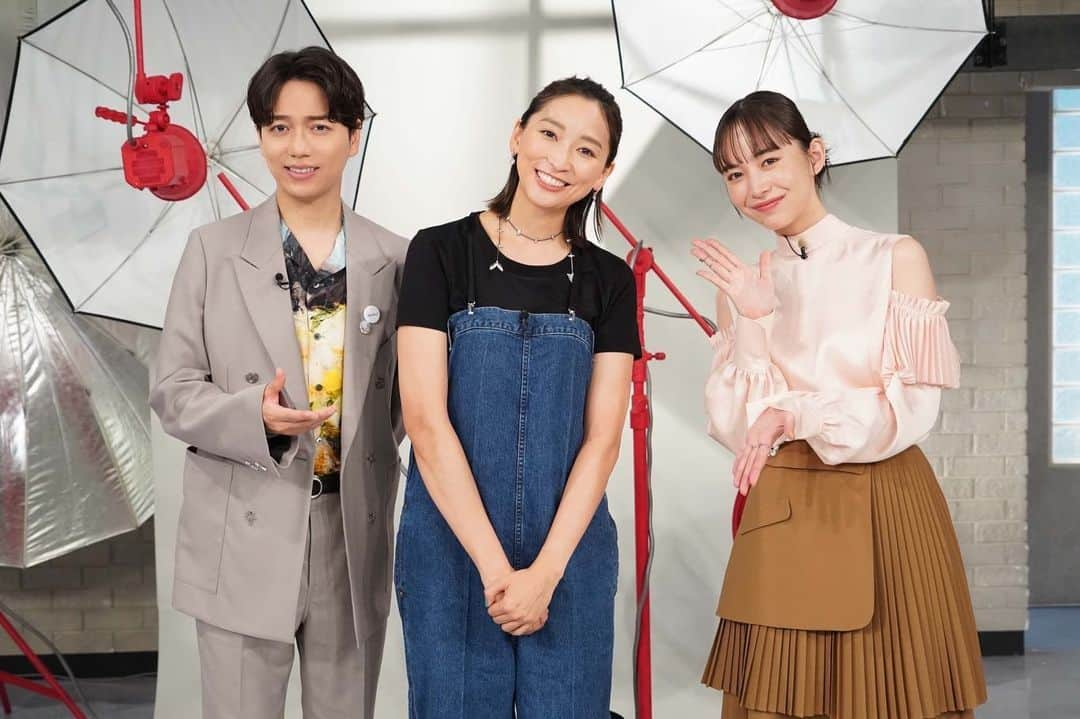 日本テレビ「おしゃれイズム」さんのインスタグラム写真 - (日本テレビ「おしゃれイズム」Instagram)「#杏 さんをお迎えした前回の #おしゃれクリップ  いかがでしたか？🕊️  ゲームにお笑いにキャッチボールに！貴重な日本でのテレビ出演で杏さんの飾らない姿を惜しむことなくお届け❣️ 育さんオススメ芸人 #ヤジマリー。 さんもウケててよかったです😆 さらに今回は未公開シーンをTVerにて配信中！素敵なプレゼントもあります🎁 ぜひチェックしてみてくださいー🎵  TVerでの見逃し配信は日曜夜まで、huluではまだまだ見られます🌟  #山崎育三郎 #井桁弘恵 #佐倉綾音」8月30日 21時00分 - oshare_clip_ntv