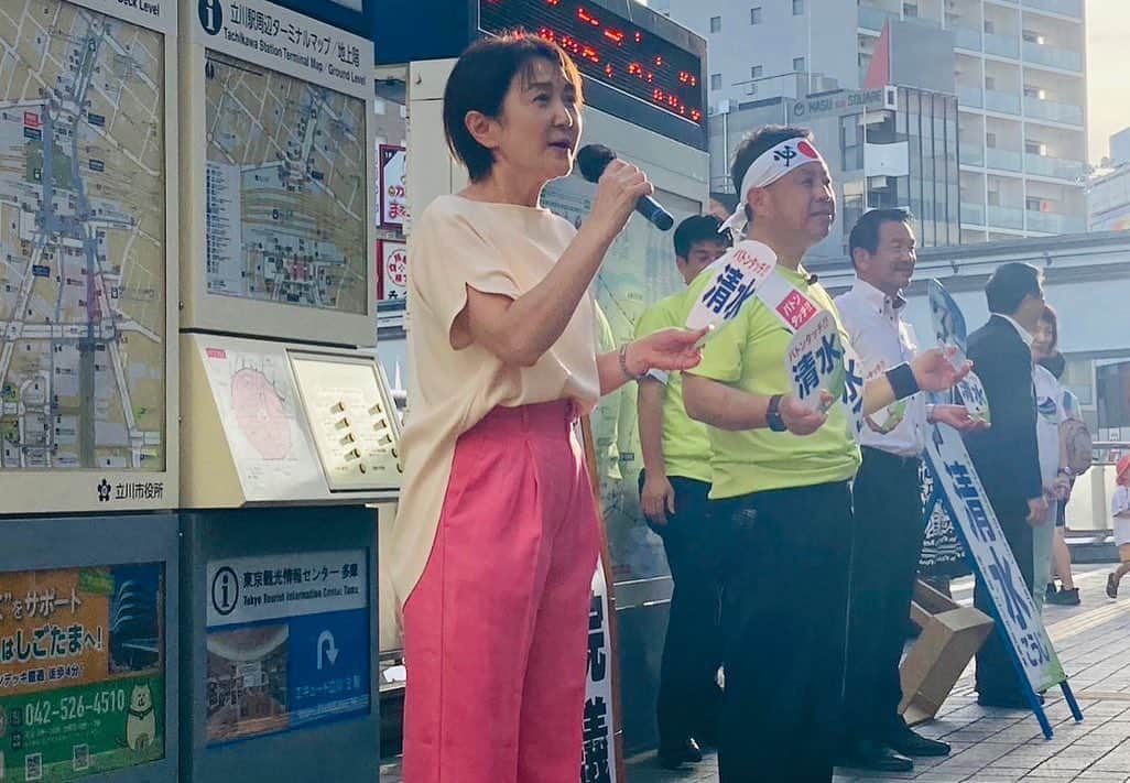 生稲晃子さんのインスタグラム写真 - (生稲晃子Instagram)「立川市長選挙❗️　 清水こうじ候補の応援に駆けつけました‼️ 酷暑の中、お集まりいただいた皆様、どうも有難うございました。応援宜しくお願い致します😊 清水候補は、日本の宝である子供達への教育にも力を注いでいます。立川の未来、日本の未来のために‼️  #立川市長選挙 #清水こうじ候補  #生稲晃子」8月30日 21時03分 - akiko__ikuina