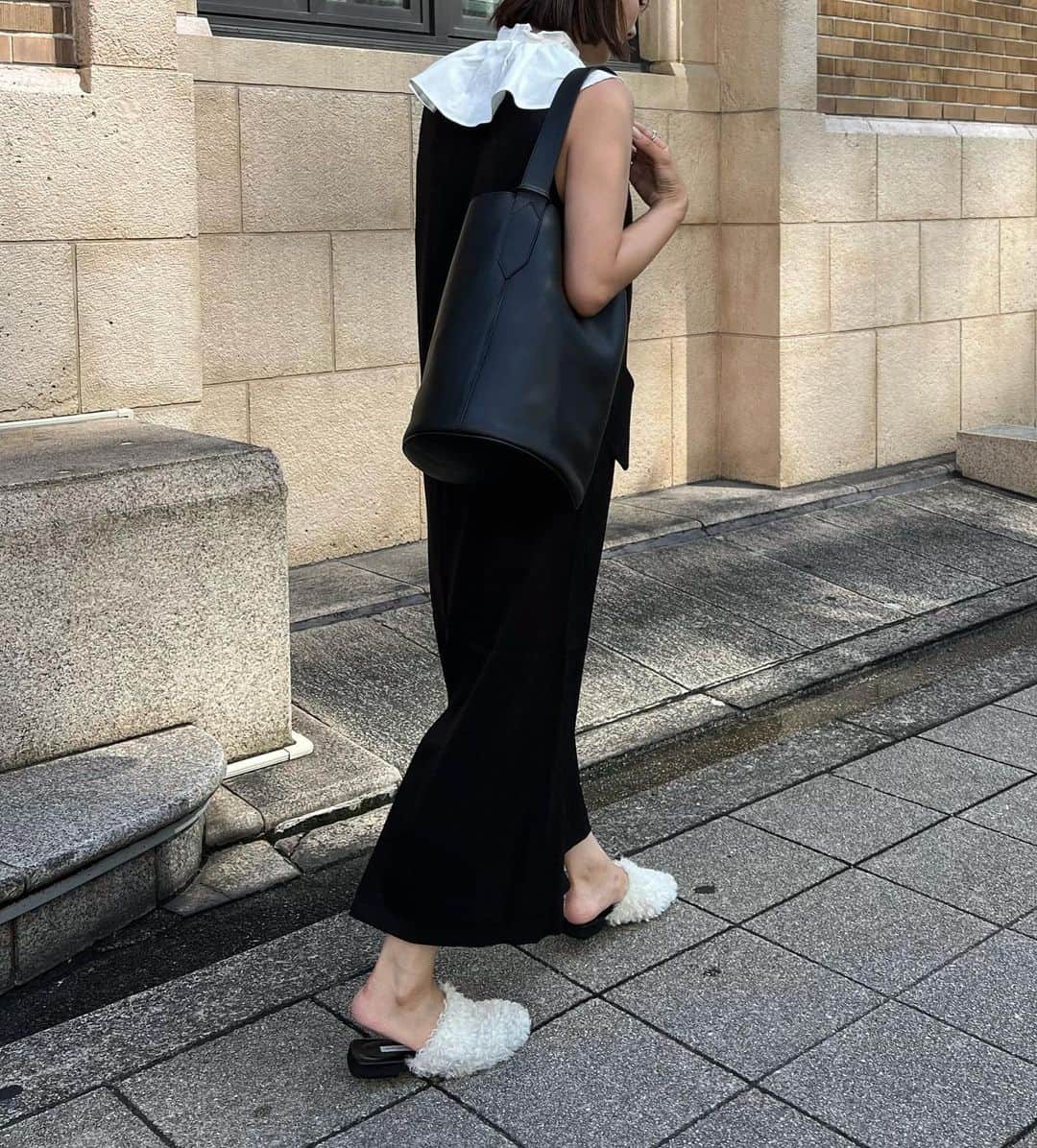 青野未来 / MikuAonoのインスタグラム：「. . 🖤🐏🤍  #ootd op @classicalelf_official  bag @jandmdavidson  . . #classicalelf #クラシカルエルフ#エルフコーデ#タイアップ#関西ママ#ママコーデ#zozotown#zozo#zozotown購入品」