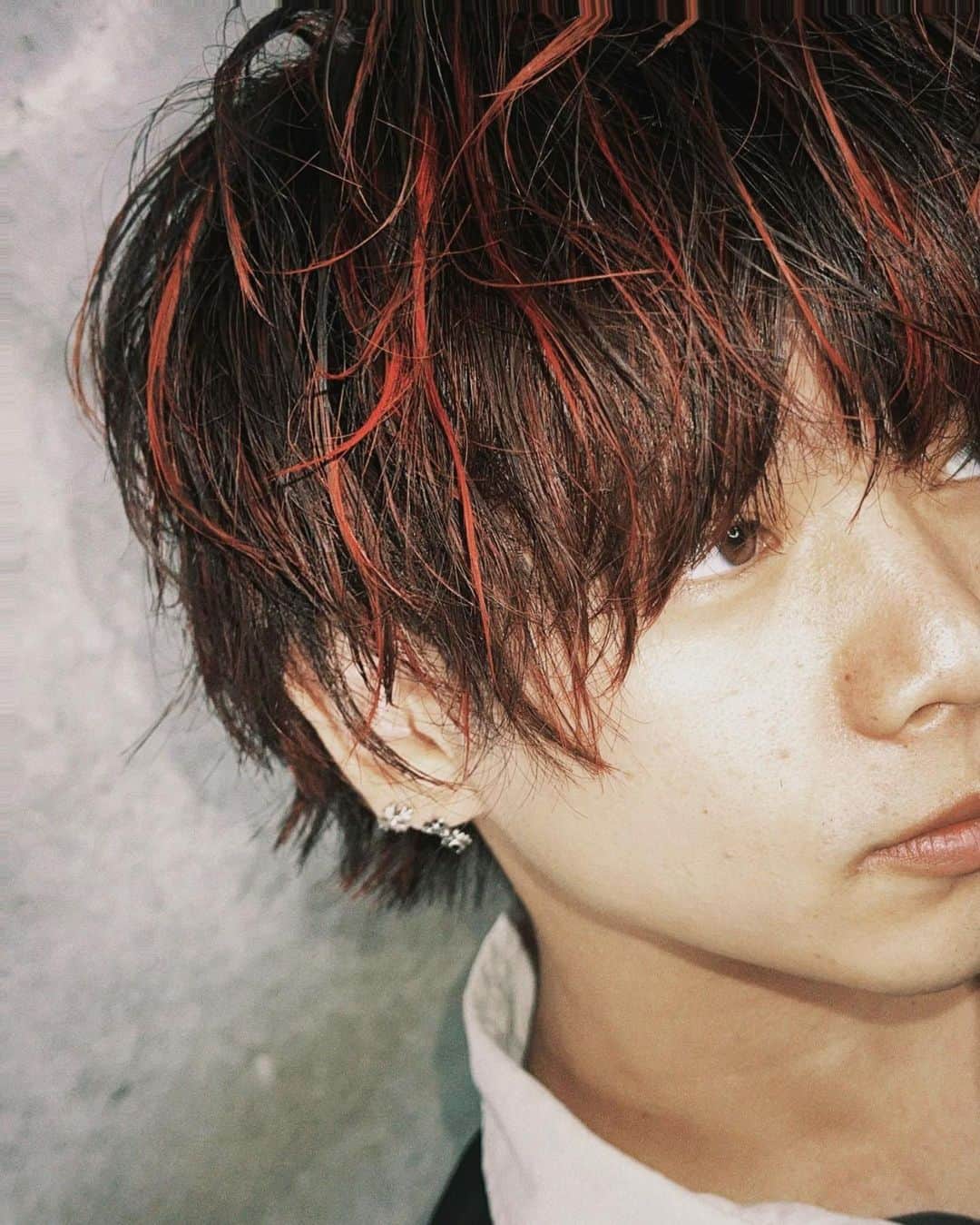 なつめゆうだいのインスタグラム：「人生の中で壱番熱く、可能性を多く発展させた夏 有難いことに数多くの才能に愛して頂き、オファーを頂き、一緒に仕事が出来てる事に感謝で溢れた2ヶ月でした そしてそこで生まれた創造やエンタメが視聴者の方や今後社会にまで確かに良い影響を与えれるように 熱狂して、愛して、類を見ない進撃をすることを約束します。まずは目の前の40万人を突破します。 一新して洗練されたスーパーノヴァの爆誕を楽しみにしてください🔥  #lips」