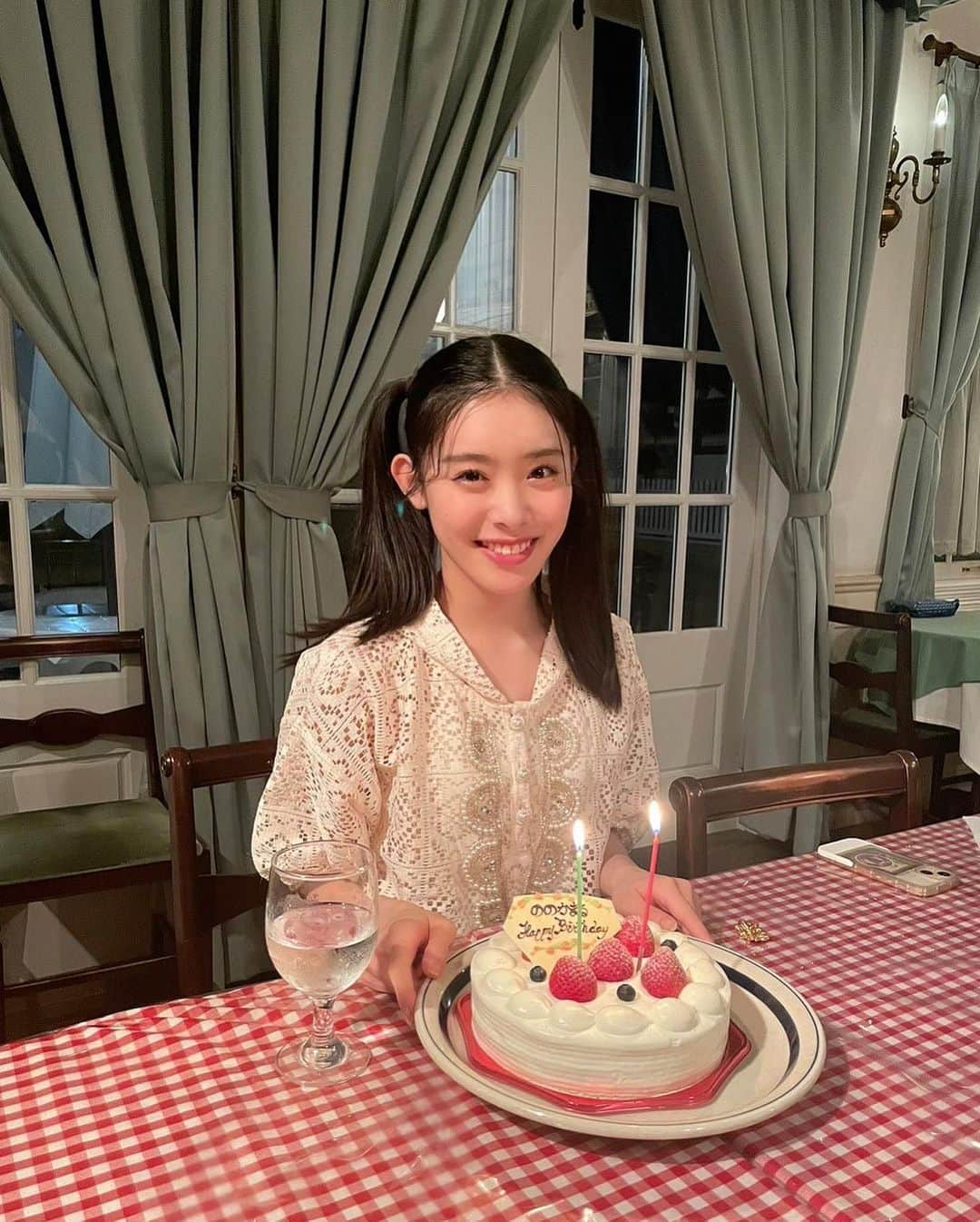 風見和香さんのインスタグラム写真 - (風見和香Instagram)「. . お誕生日は姉まる1さんが予約してくれたすんごく可愛いお店で家族とご飯食べました🍨𓌈  楽しかった！❤︎  #私立恵比寿中学 #エビ中 #ebichu #風見和香 #ののかまる #fjk #07 #16th  #誕生日 #birthday #誕生日ディナー #家族 #幸せ #🎂」8月30日 21時23分 - nonoka_kazami_official