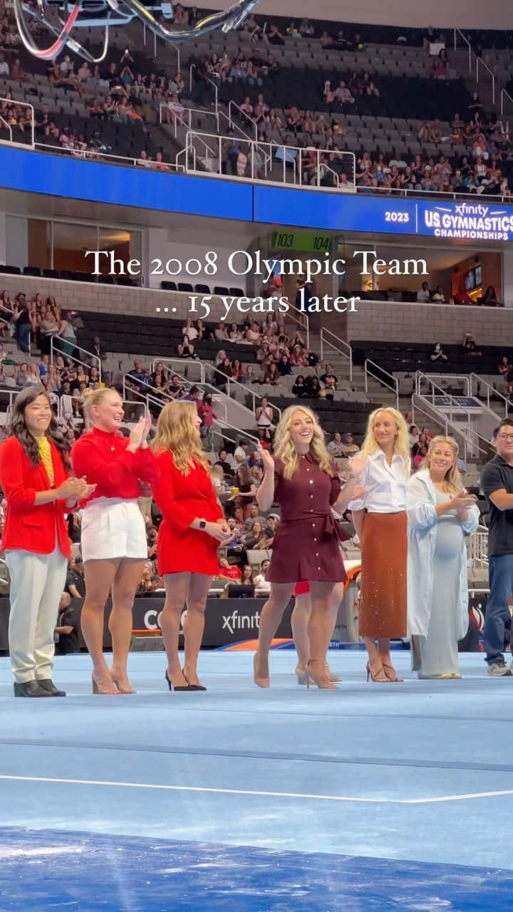 サマンサ・ペスゼックのインスタグラム：「The good, the bad, the ugly… even 15 years later.  • SUCH a special moment… getting recognized with my Olympic teammates!! • Can you believe it’s been 15 years?! 😱 • Also, it’s like this horrible thing with our team that we can never get a good photo with all of us smiling normal bc someone is always laughing or talking… like even since 08.  • Buuuut for those that must know… we were laughing bc me and @nastialiukin had TRex arms and couldn’t raise them to wave, so everyone was making fun of us. ON BRAND tbh.  • Jokes aside - what an incredible weekend. Grateful for all of these people and TY @usagym for bringing us in and making us feel so special.  • Can’t wait to run it back!!!! • @shawnjohnson  @cmemmel23  @nastialiukin  @aliciasacramonequinn  @bridgetsloan  @ivanahong」