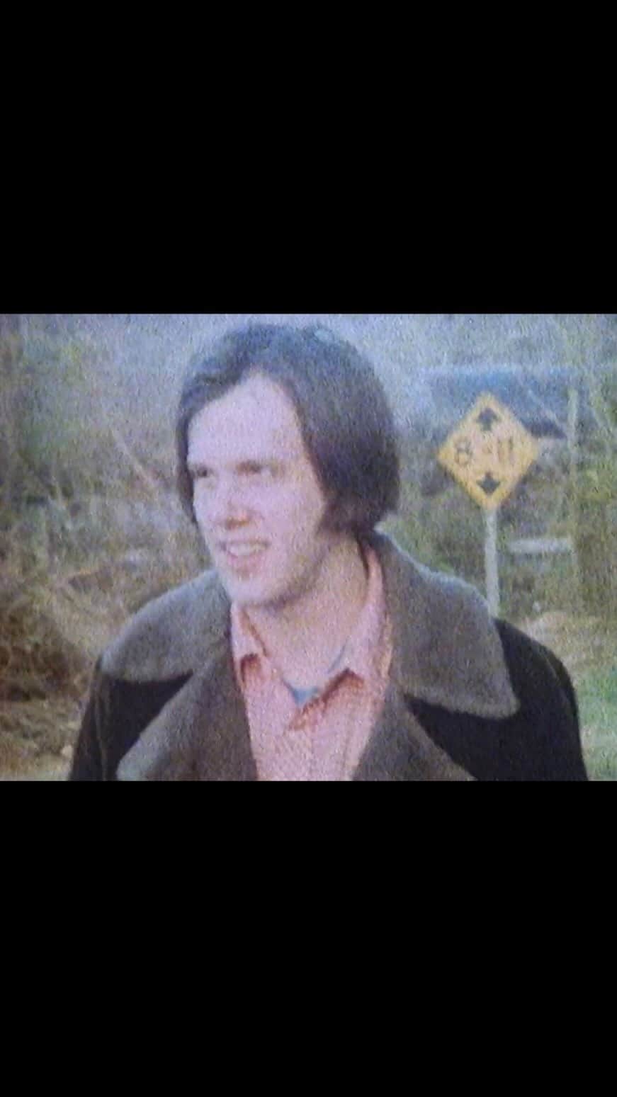 ビジー・フィリップスのインスタグラム：「Clip from the Elephant 6 doc about Neutral Milk Hotel’s album In The Aeroplane Over The Sea! This weekend it expands to new theaters including Austin Film Society, and continues its run at NYC’s IFC Center and other great indie cinemas! See it on the big screen with an audience if you can! #elephant6movie #neutralmilkhotel #intheaeroplaneoverthesea #jeffmangum」