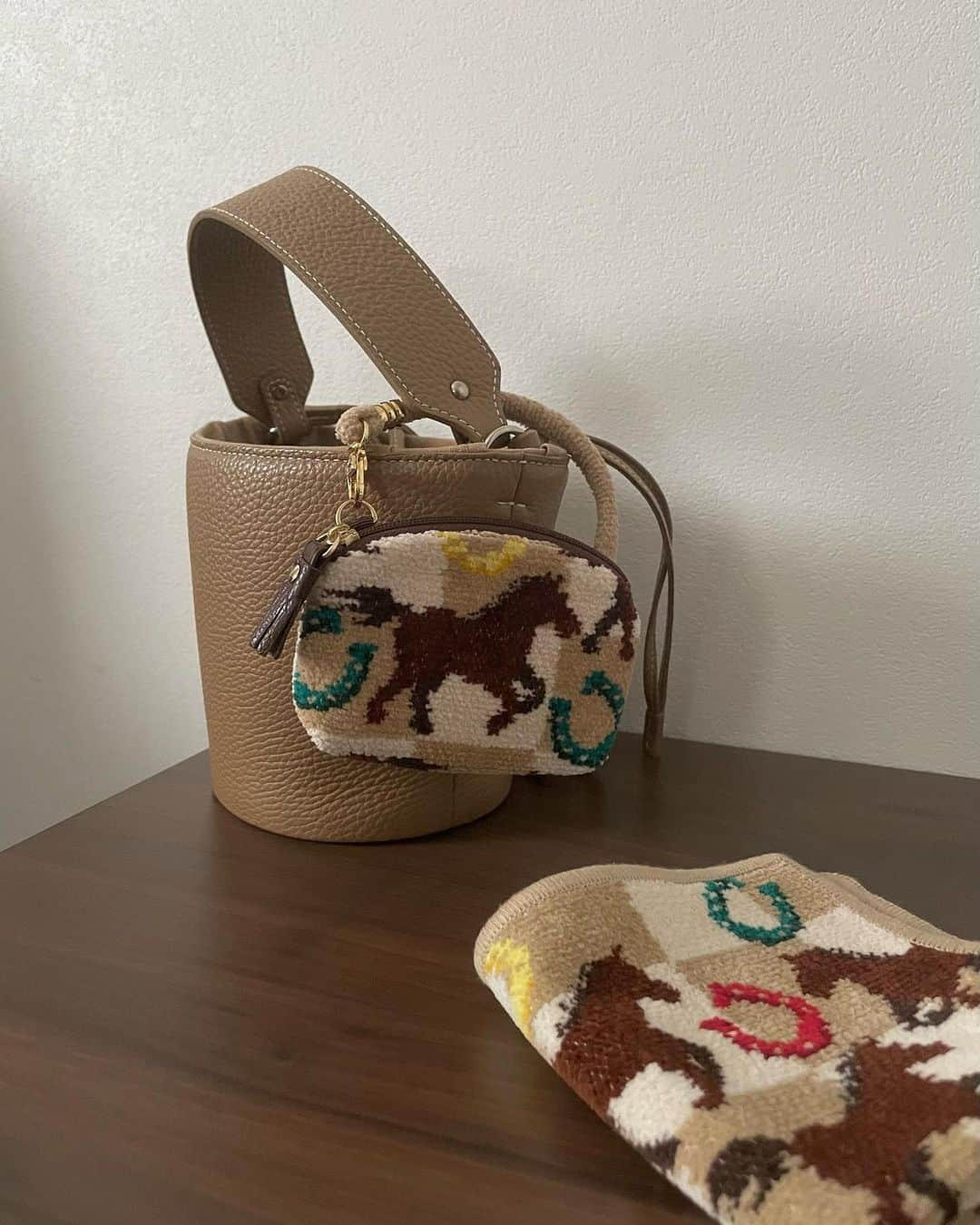 aachann7さんのインスタグラム写真 - (aachann7Instagram)「🐎  @ayako_bag  @feiler_jp  #ayakobag#pottery#feiler」8月30日 21時49分 - aachann7