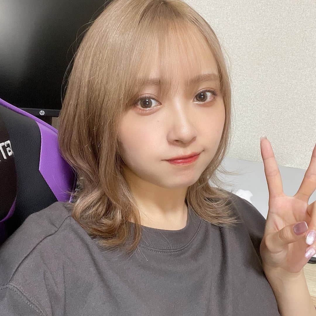 加藤愛永のインスタグラム：「めちゃくちゃ久しぶりに YouTube投稿しました〜🧗‍♀️❕ 良かったら見てください❕ コメントとかもくれたら嬉しいです😘❕ . 写真はたぶん動画撮影した日👋 今のインスタとYouTubeのアイコンです👋 ふざけた絵文字しか使えなくて 可愛いインスタにできない........ . . #おはようございます」