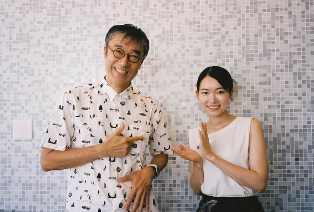 小川紗良さんのインスタグラム写真 - (小川紗良Instagram)「ラジオのゲストとシリーズ📸  少し前ですが、GOOD NEIGHBORS 代演させていただいた週の方々。  #タナカカツキ さん #児玉雨子 さん #星野概念 さん #中越パルプ工業 #西村修 さん  ありがとうございました！  #film #filmphotography #radio #jwave #goodneighbors #good813 #ラジオ #ゲスト #夏合宿」8月30日 21時50分 - iam_ogawasara