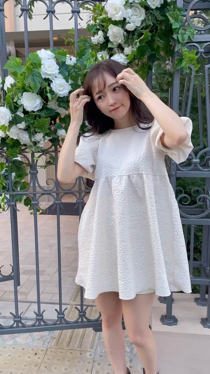 藤田かんなのインスタグラム：「✂︎  やまちさん @yamachi0 にカラーカットしてもらいました〜💕  水間さん @aj_ryo にストレートかけてもらったのもあって今の髪がお気に入りです💇🏻‍♀️✨  2人のおかげで私の見た目がマシになってます😂笑  #ヘアカラー #ヘアスタイル」