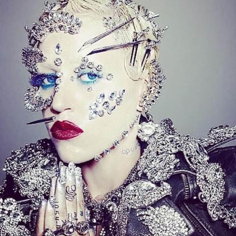 のインスタグラム：「An  Epic picture @brookecandy @ericksonbeamon RIP @papermagazine @nicolaformichetti」