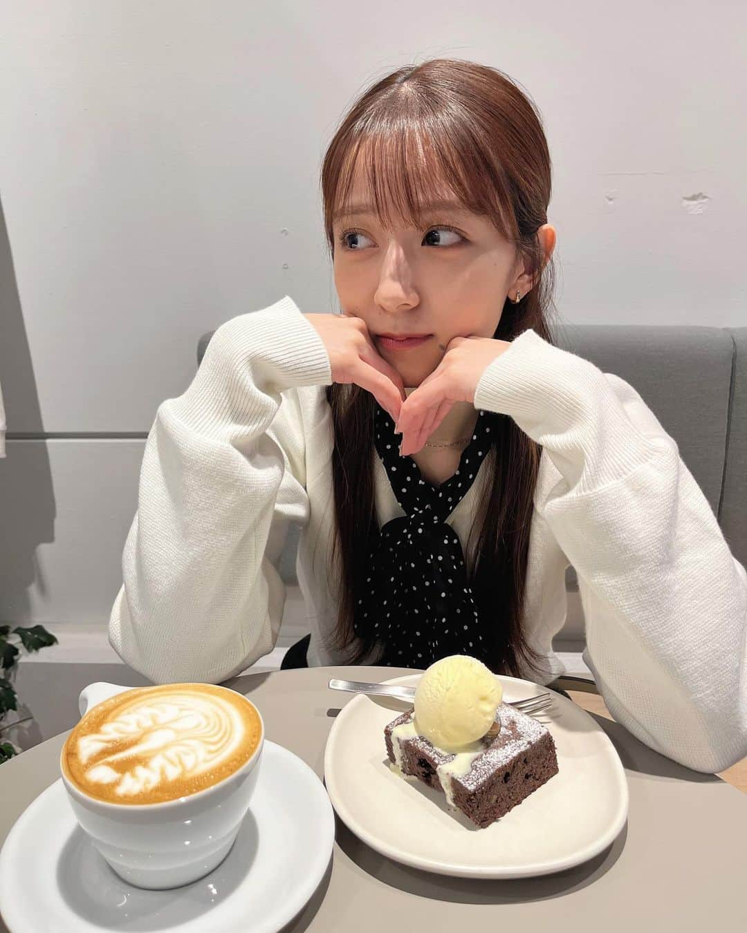 瑞季さんのインスタグラム写真 - (瑞季Instagram)「.  ☕️🍨👀    #coffeetime #cafe」8月30日 22時01分 - mizuki227_official