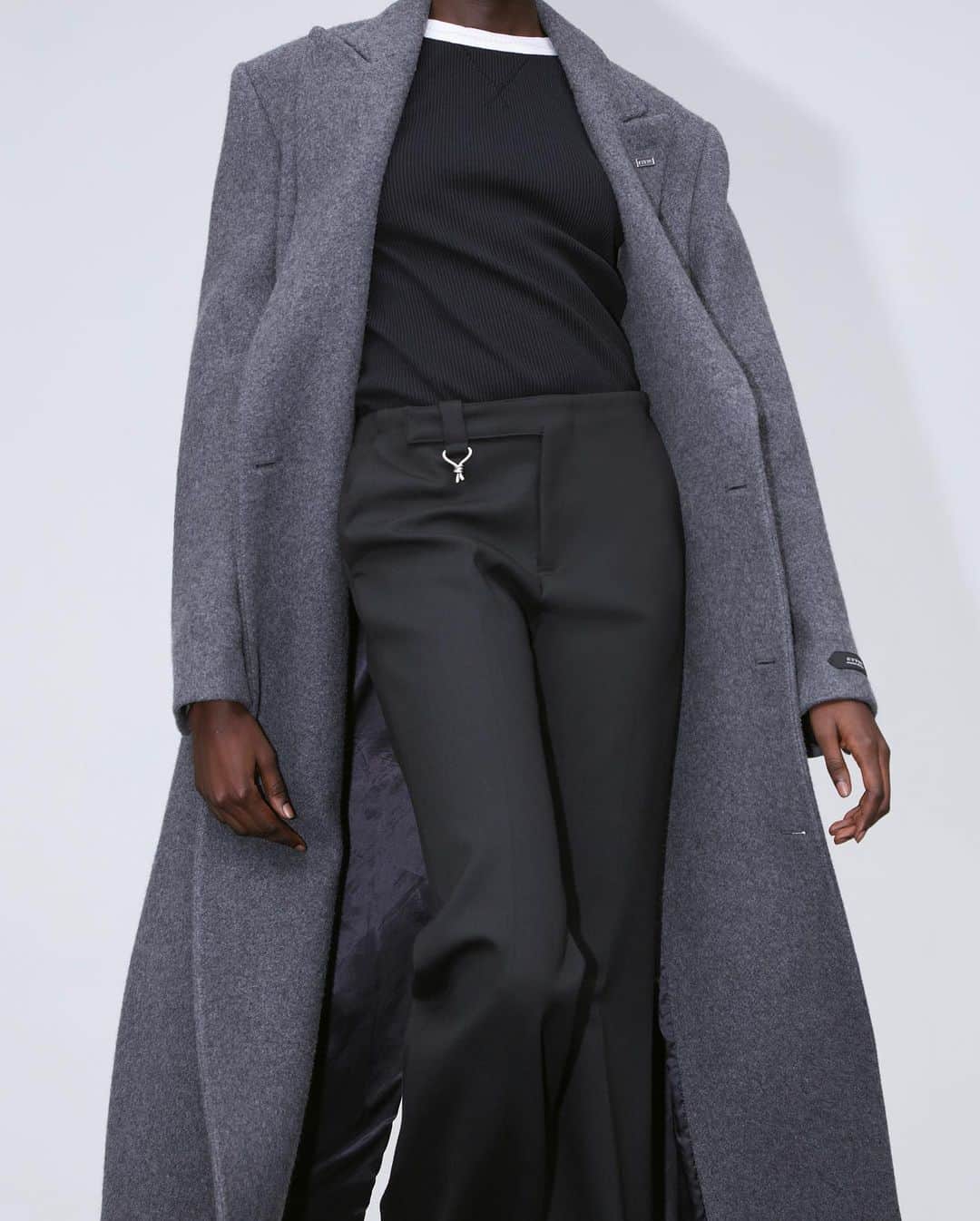 エイティーズのインスタグラム：「Meet the standout wool coat ‘Genesis’.   Available in two colorways, online and in stores.」