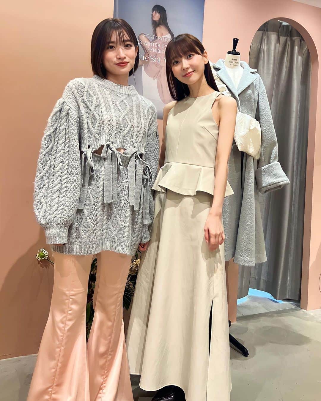 葉月祥子のインスタグラム：「@honeymihoney_official 🍯💫 ⁡ HONEY MI HONEY ⁡ 2023winter exhibition🤍 ⁡ @marikozaemon @mariko_23_  #2023 #ハニーミーハニー #honeymihoney #winter #exhibition」
