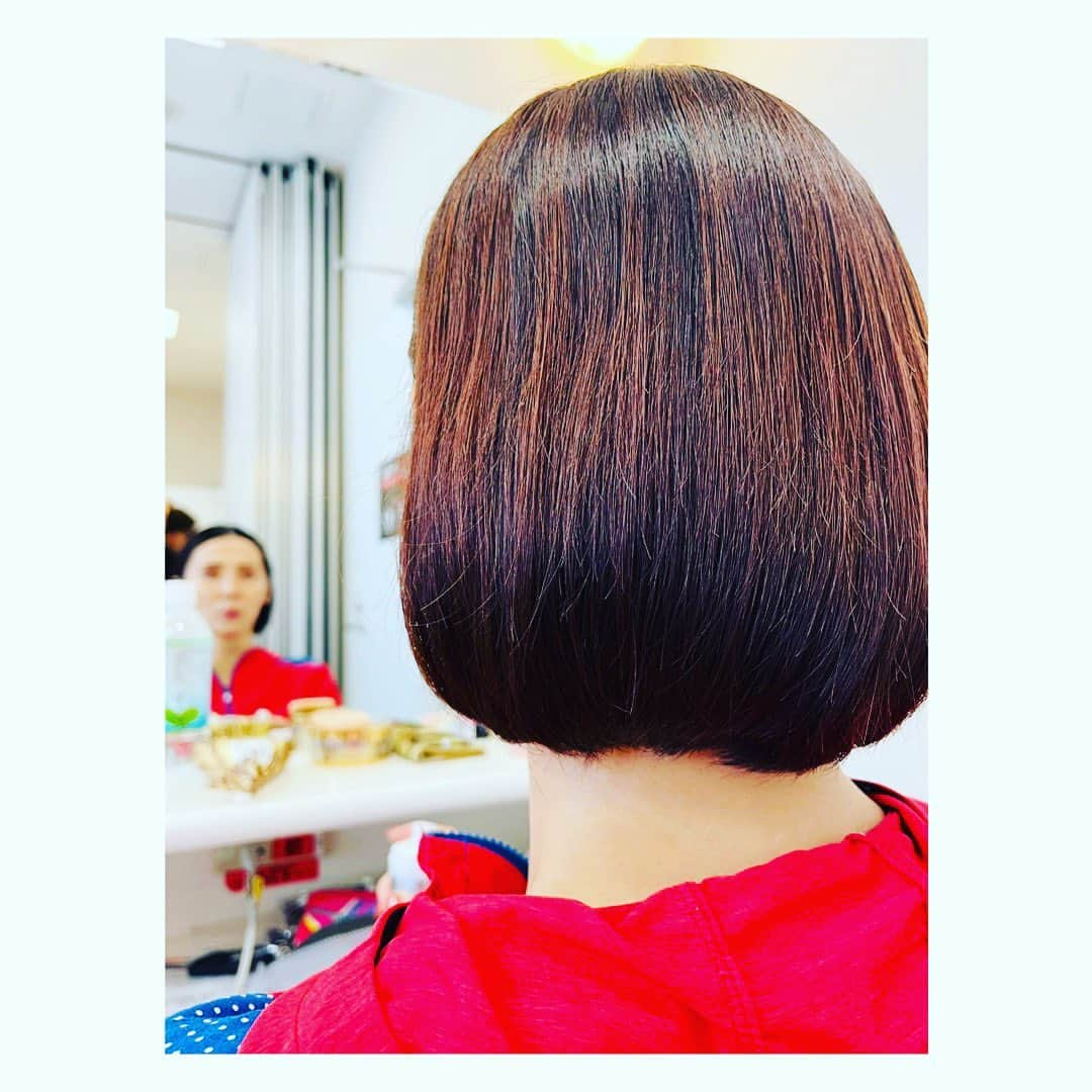 緒月遠麻さんのインスタグラム写真 - (緒月遠麻Instagram)「☺︎  笑いの聖地大阪に上陸。 #ザマネ  明日からも〝間〟を大切に。  初日写真は自撮り棒でチャレンジしたよ🤳✨  そして  ゆーりの内巻き技は 大阪でも健在。」8月30日 22時18分 - toma_ozuki