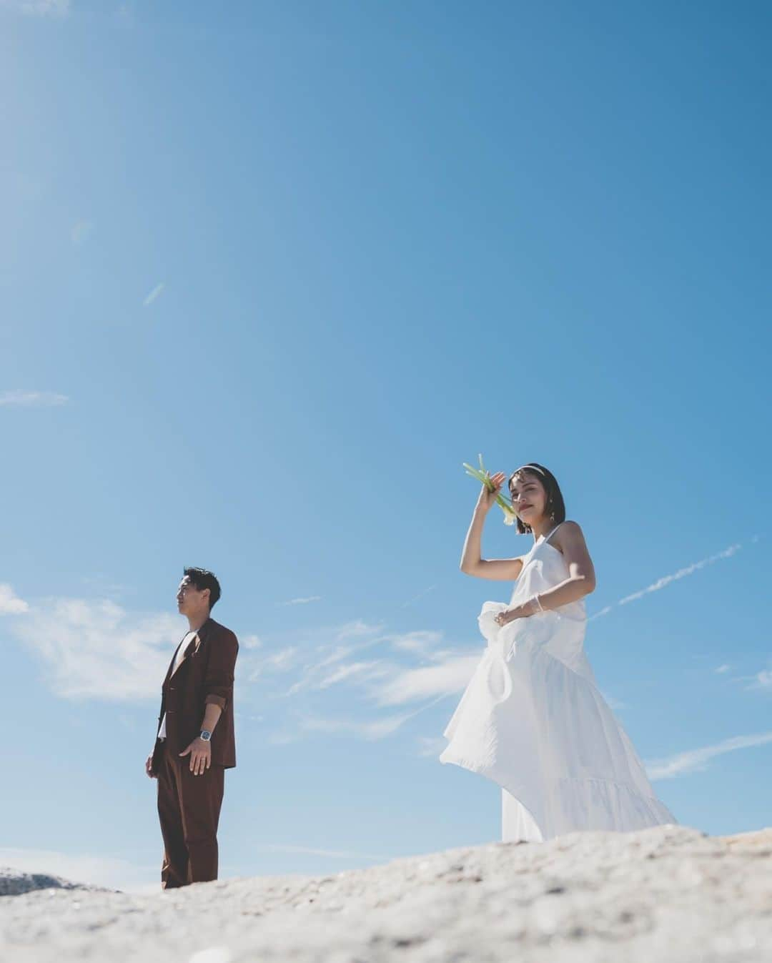 小西翼さんのインスタグラム写真 - (小西翼Instagram)「. 思い出のshot 🛏️📸✨ 旦那氏との撮影。 @dress_theknot  いい写真が多すぎて...載せきれない🥺  天気も最高で楽しかった一日でした🙏🤍  #ブライダル#夫婦撮影#ブライダル撮影」8月30日 22時18分 - tucha_k