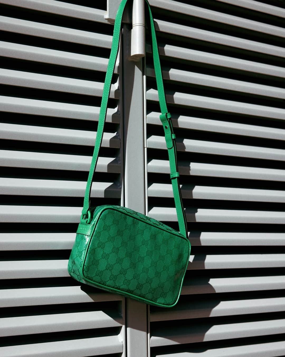 MATCHESFASHION.COMさんのインスタグラム写真 - (MATCHESFASHION.COMInstagram)「Turns out @gucci knew you needed a green bag before you did. Tap to shop.」8月30日 23時01分 - matches