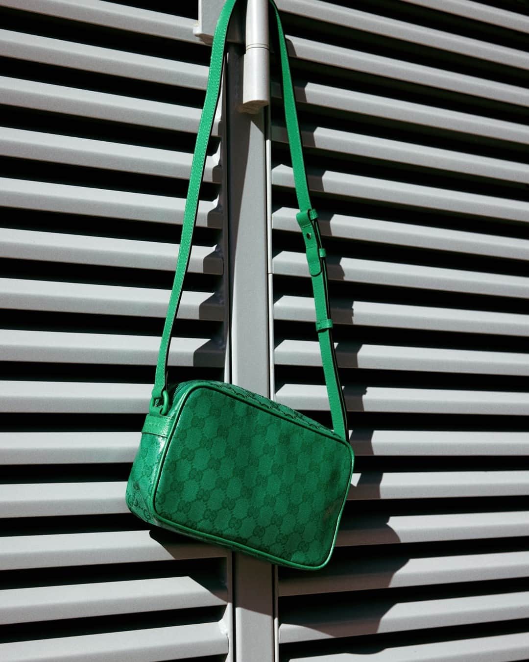 MATCHESFASHION.COMのインスタグラム：「Turns out @gucci knew you needed a green bag before you did. Tap to shop.」