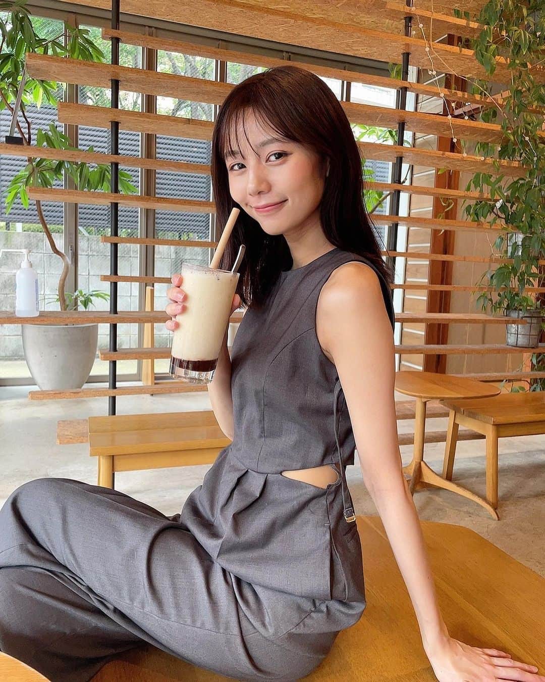 杉浦みずきのインスタグラム：「. フォロワー10万人様ありがとうございます🥹🥹 感謝の塊！！！！！  6年前ミスコンの時にこのインスタ開設して 当時はSNSが本当に本当に苦手すぎて、途中で放棄したこともあった笑笑 続けられてるの奇跡だ😭 フォロワー様ありがとう😭😭 愛です」