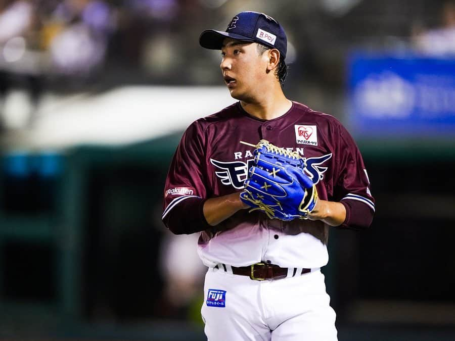 東北楽天ゴールデンイーグルスさんのインスタグラム写真 - (東北楽天ゴールデンイーグルスInstagram)「⚾️  ⚾️E 6x-4 L⚾️  9回表にまさかの3失点を喫してしまい2点のリードを許すも 直後の9回裏に浅村選手が22号逆転サヨナラ3ラン‼️‼️‼️ これで5連勝🎉FANS’ユニホーム着用試合は11戦10勝に🔥🔥 島内選手が3安打1打点💪🏼さらに辰己選手が2安打1打点✌🏼 投げては先発の藤平選手が5回2安打1失点の好投👏🏼👏🏼 安樂選手、酒居選手、渡辺翔太選手が1回無失点💯 そして内選手が4勝目✨✨✨  #鷲が掴む #rakuteneagles #浅村栄斗  #内星龍  #藤平尚真 #渡辺翔太 #島内宏明 #安樂智大  #酒居知史」8月30日 22時41分 - rakuten_eagles