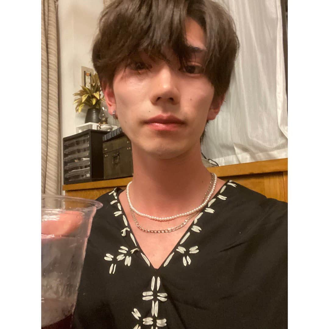 樋口晃平さんのインスタグラム写真 - (樋口晃平Instagram)「ドラマ体感予報にて、葉がお酒を飲むシーンがございましたが僕はお酒を飲むと目から順に顔が赤くなっていきます。  あ、明日3話ですね〜☺︎」8月30日 22時36分 - higuchi_kouhei1130