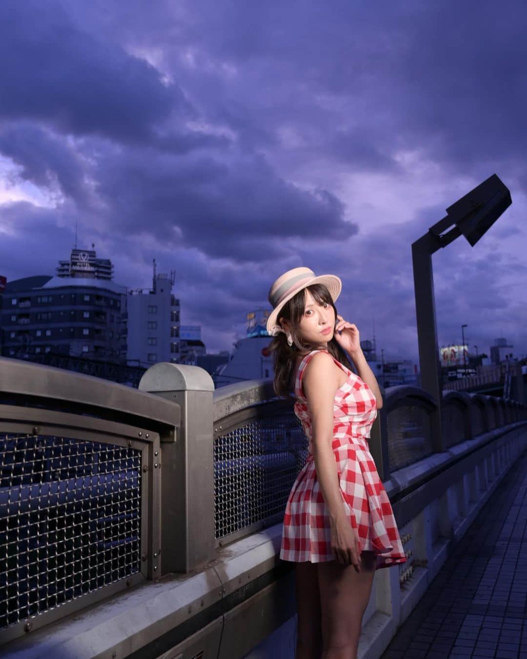 日下部ほたるのインスタグラム：「夏雲☁️  #撮影会 #撮影会モデル #被写体 #被写体モデル #被写体希望 #model #portrait #idol #写真好きな人と繋がりたい #ポートレート好きな人と繋がりたい #カメラマンさんと繋がりたい #カメラマン募集 #写真撮ってる人と繋がりたい #ファインダー越しの私の世界 #ポートレート #写真部 #girl  #角色扮演 #偶像 #东京 #코스프레 #아이돌 #도쿄」