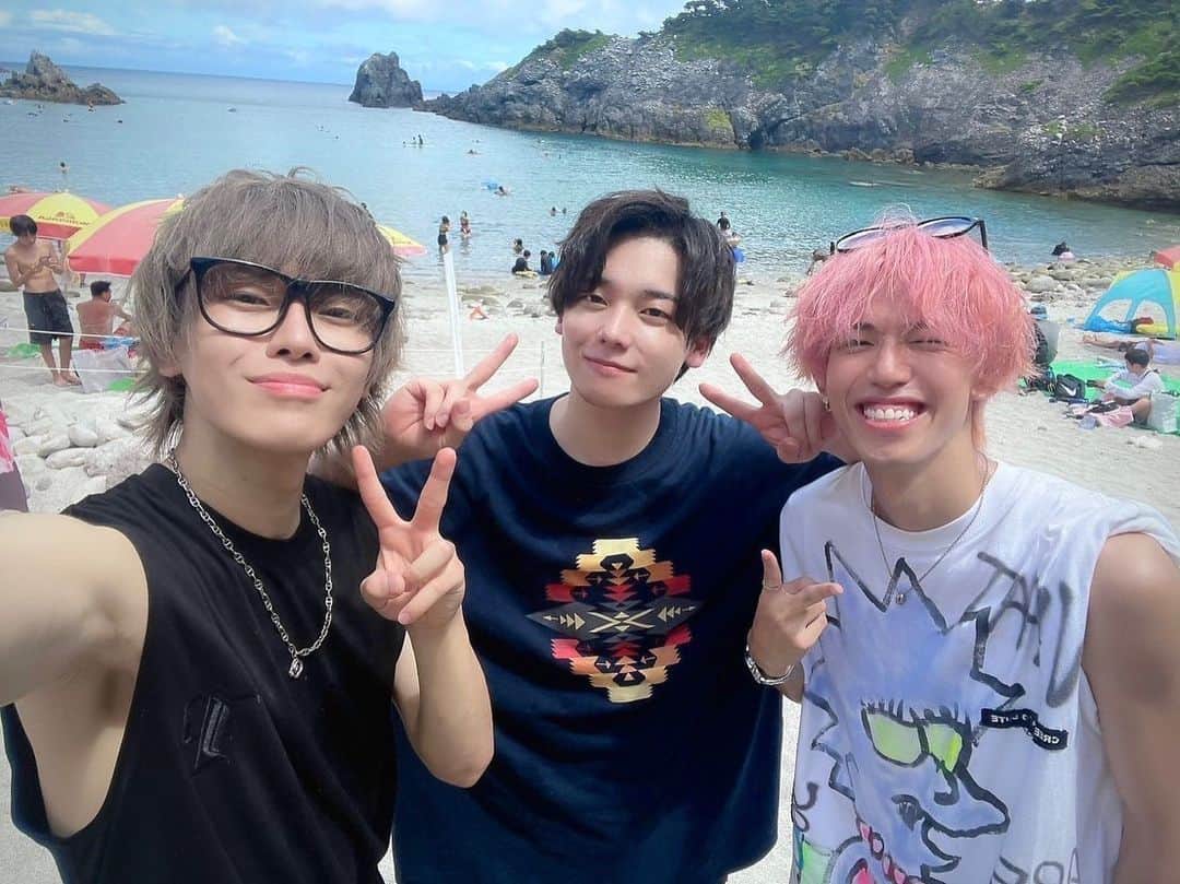テオくんのインスタグラム：「来年も絶対式根島行くぞー🏝️🔥 てみじありがとうございました😁✨」