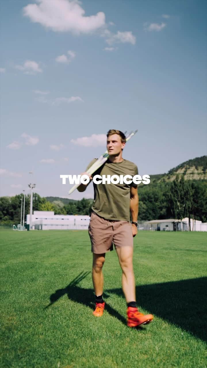 トーマス・レーラーのインスタグラム：「Choose the right one. 📈   #motivation #workout #trackandfield #athletics #seeberger #snack #athletelife 🗣️ audio by @stoic.mentor」