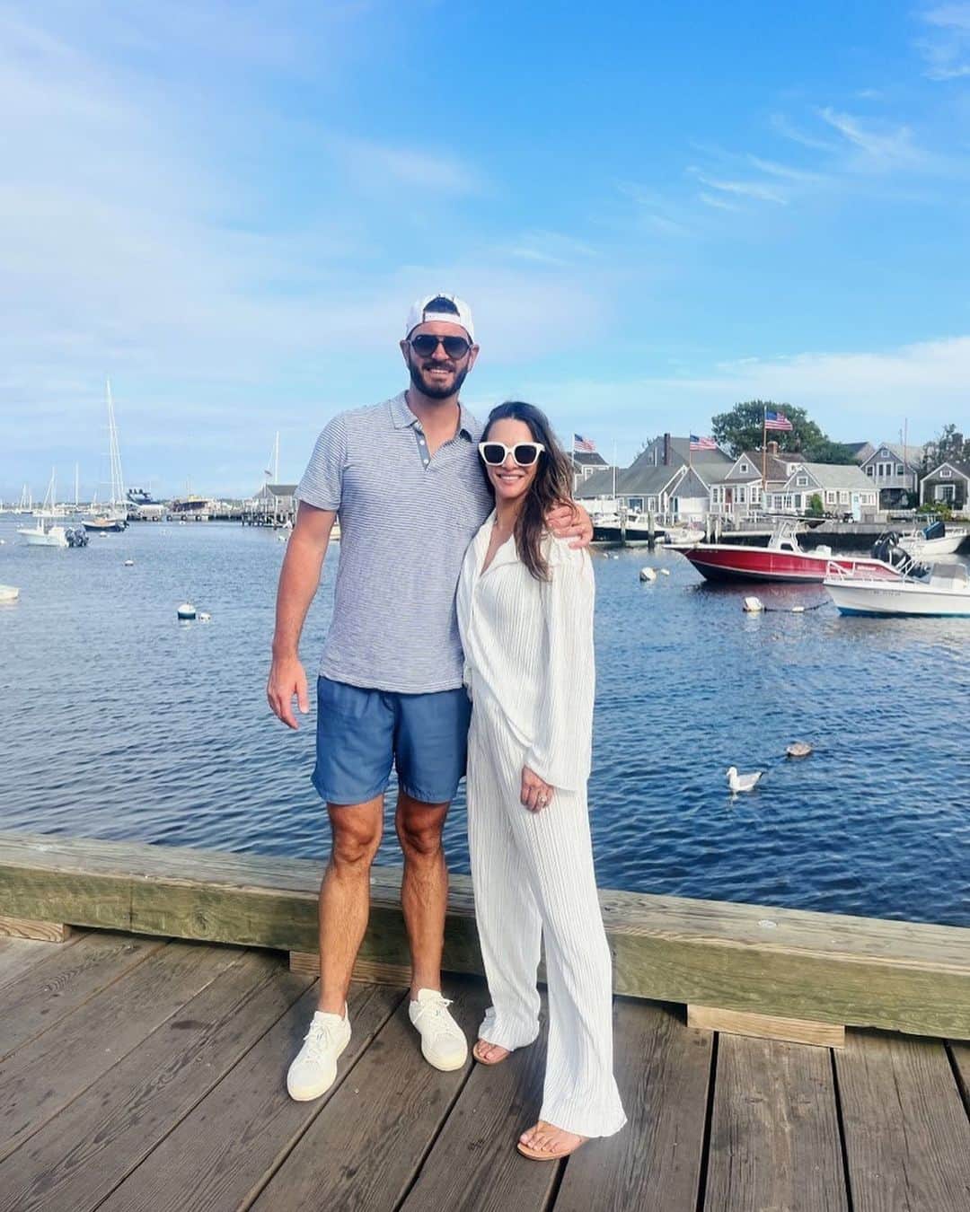 アンディ・ドーフマンのインスタグラム：「But which is the most Nantucket-y of the photos? ⚓️」