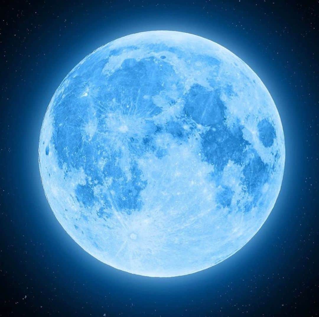 T.O.Pのインスタグラム：「a rare 'blue supermoon' will appear Tomorrow, wednesday, august 30. this will be the last super blue Moon until 2037. and Tomorrow, the news of my special project that I prepared for a long time will for sure make you surprised .」
