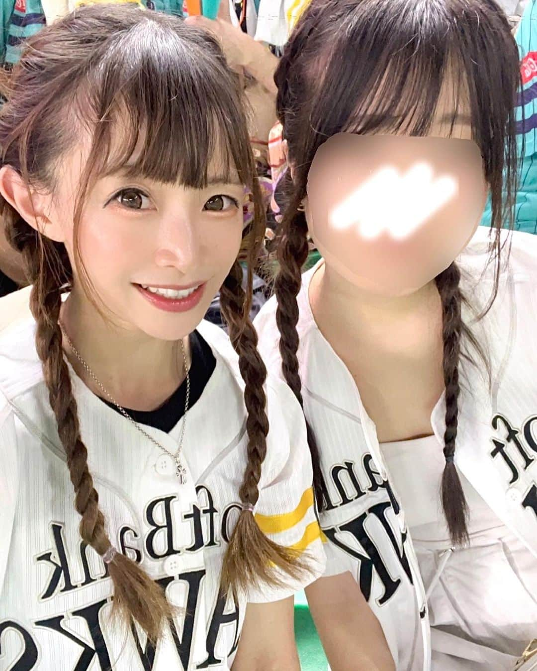 紗々木りんのインスタグラム：「🐰💛🖤  打順やスタメンがころころころころ 変わってオープン戦みたいだね🥹  個人的には増男くんやいくみくん 尾形くんがペイドで見れるのが うれしかったよ♡⃛( ᐢ o̴̶̷̤ ̫ o̴̶̷̤ ᐢ )♡⃛  筑後で頑張った日焼けがたまらんのです🩵  こんちゃんミネイさんのHRみれたから 少しは良かった！！  もう今シーズンは タイトル狙えるギータこんちゃん以外は 若手に経験値あげたいね☁️🤍  ×××  #sbhawks #softbankhawks  #ホークス #ホークスファン  #ソフトバンクホークス #野球  #タカガール #鷹ガール #野球女子 #インスタ野球女子 #paypayドーム  #野球観戦 #プロ野球 #baseball #福岡 #fukuoka #推し活 #推し」