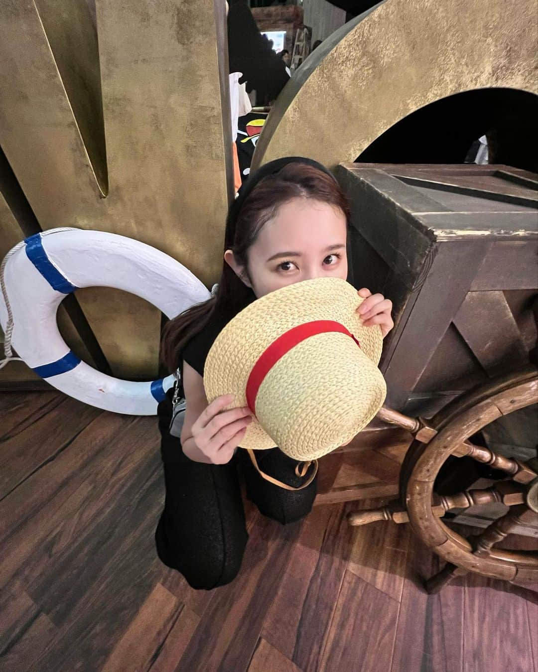 まつきりなのインスタグラム：「Netflix実写版「ONE PIECE」特別試写会へ👒  ６年越しの超大作、見事に再現されてて このクオリティがお家で今後見れるなんてすごすぎる  8/31(木)〜配信開始📢絶対観た方がいい🏴‍☠️  #ONEPIECE #実写のワンピ#ネトフリワンピ#pr」