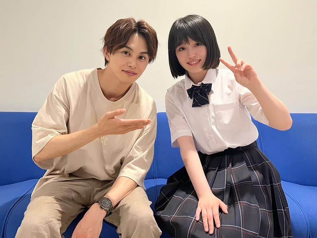 のインスタグラム：「「ばらかもん」第8話もご覧いただきありがとうございました！  そしてこのあと24:30~は「みなと商事コインランドリー2」第9話放送です！！ 久しぶりに桜子が登場するのでお見逃しなく〜！ 湊さんとのツーショットです🫧」