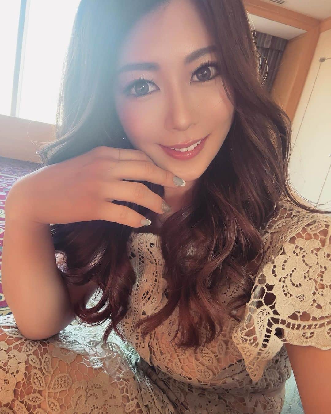 mizukiのインスタグラム：「大好きなクライアント様との外食🍽 たまには女の子👸💙  最近は何が食べたいか、より 誰と食べたいか、だなぁ😌💞  あたしの食事の 理解してもらえて感謝🥹🙏✨  いっぱいしゃべりすぎちゃって お酒の量が増えちゃう🫣🫣笑  #トレーニングウェアじゃないあたし  #私服 #外食 #おでかけ #幸せ時間」
