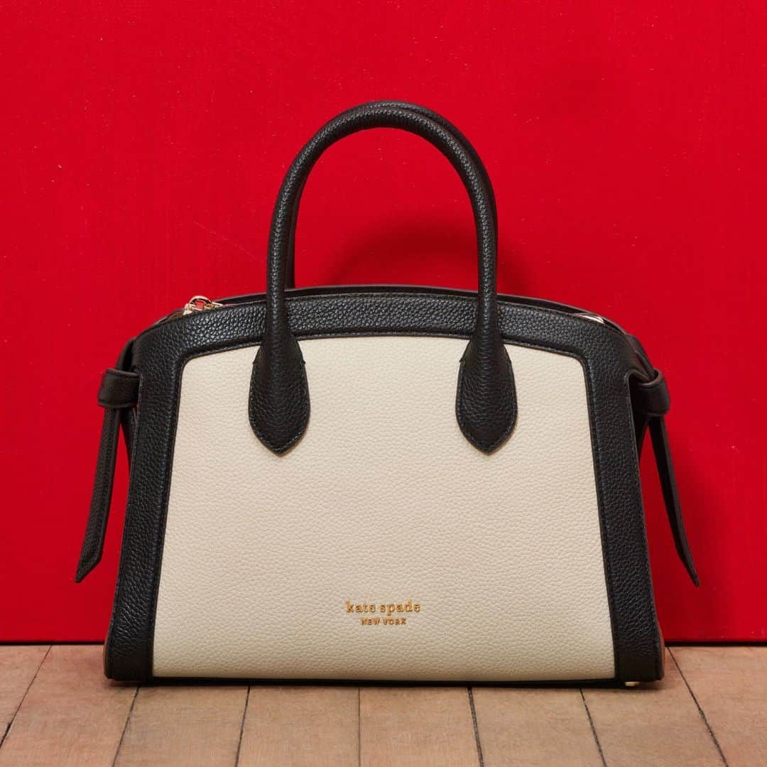 ケイト・スペードのインスタグラム：「What’s black and white and chic all over? #katespadeny」