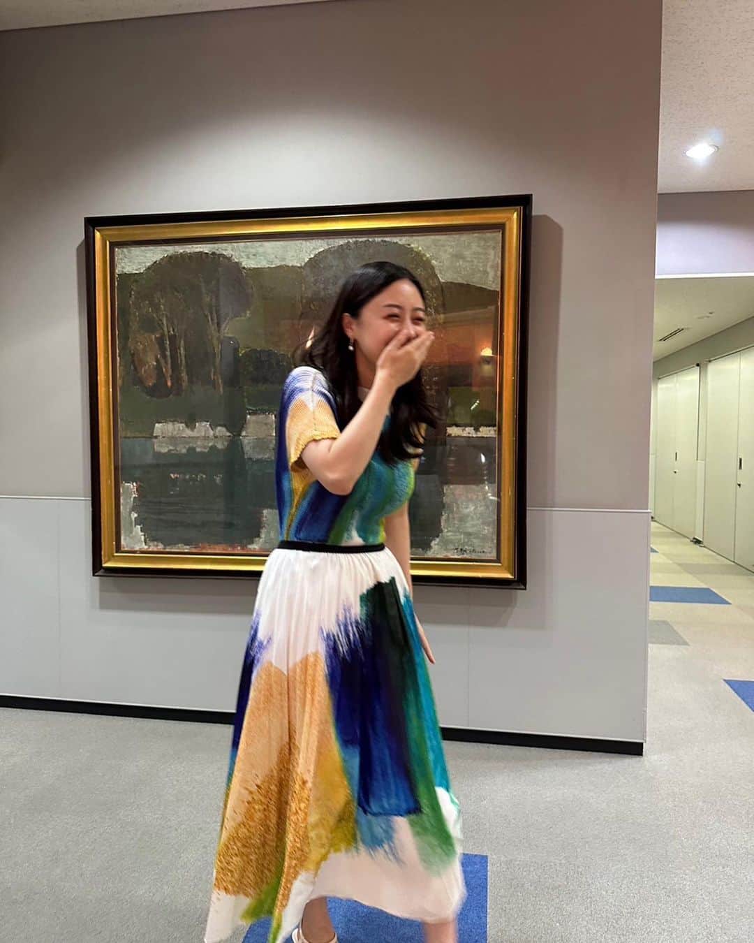 小林麗菜さんのインスタグラム写真 - (小林麗菜Instagram)「・ ・ 8.19 #王様のブランチ 衣装🌿  トップス・スカート @wildlily_daikanyama  えりかちゃんに自然なポージングを教えてもらったのに何度やってもぎこちない🥹アートを紹介する人みたいになっちゃってる笑 一生課題だわ🤣」8月30日 23時29分 - reina_kobayashi