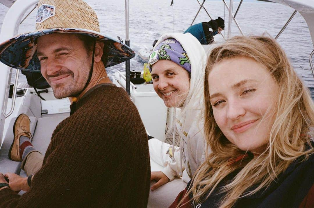 アマンダ・ミシェルカさんのインスタグラム写真 - (アマンダ・ミシェルカInstagram)「Flashback to our Catalina wine mixer sailing weekend celebrating Josh’s bday ⛵️」8月30日 23時36分 - iamaj