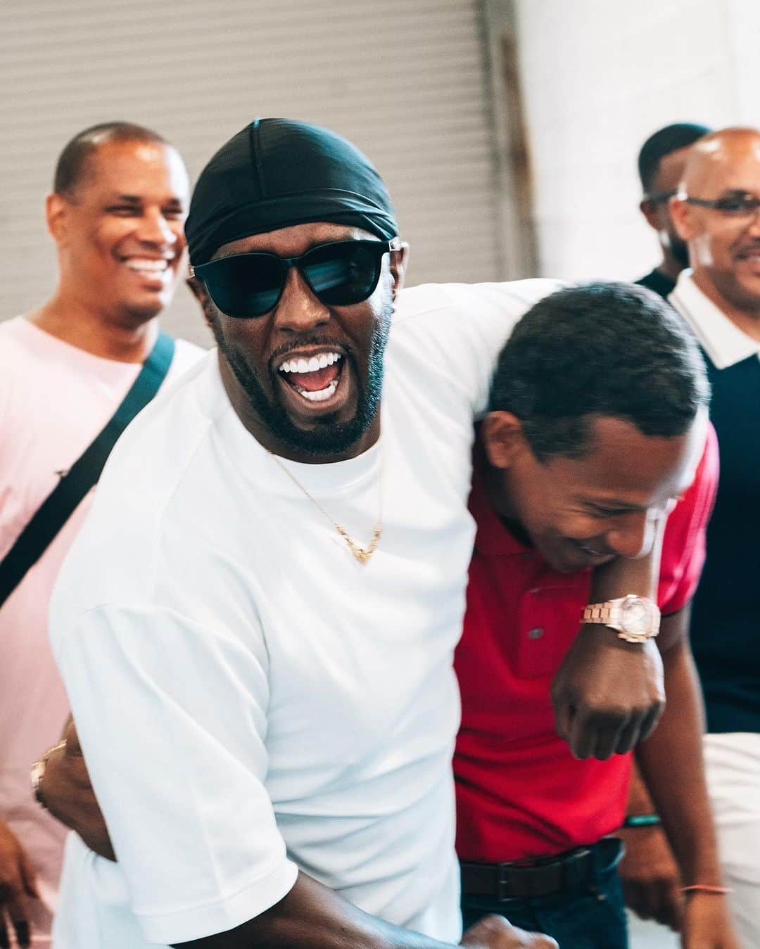 ディディのインスタグラム：「Words can’t explain how proud I am of Shyne. It’s truly remarkable to see everything he’s gone through and to see him turn his life totally around and get on the path to making a positive impact on his country and his people. His re-election is a major victory for him, Hip-Hop globally, and the people of Belize. Next stop, PRIME MINISTER’S OFFICE! We’re not going to stop until my brother is the Prime Minister. I believe in you! I love you! I’m proud of you!! @Shyne_BZ  LOVE🖤🙏🏿💫⚡️✨」