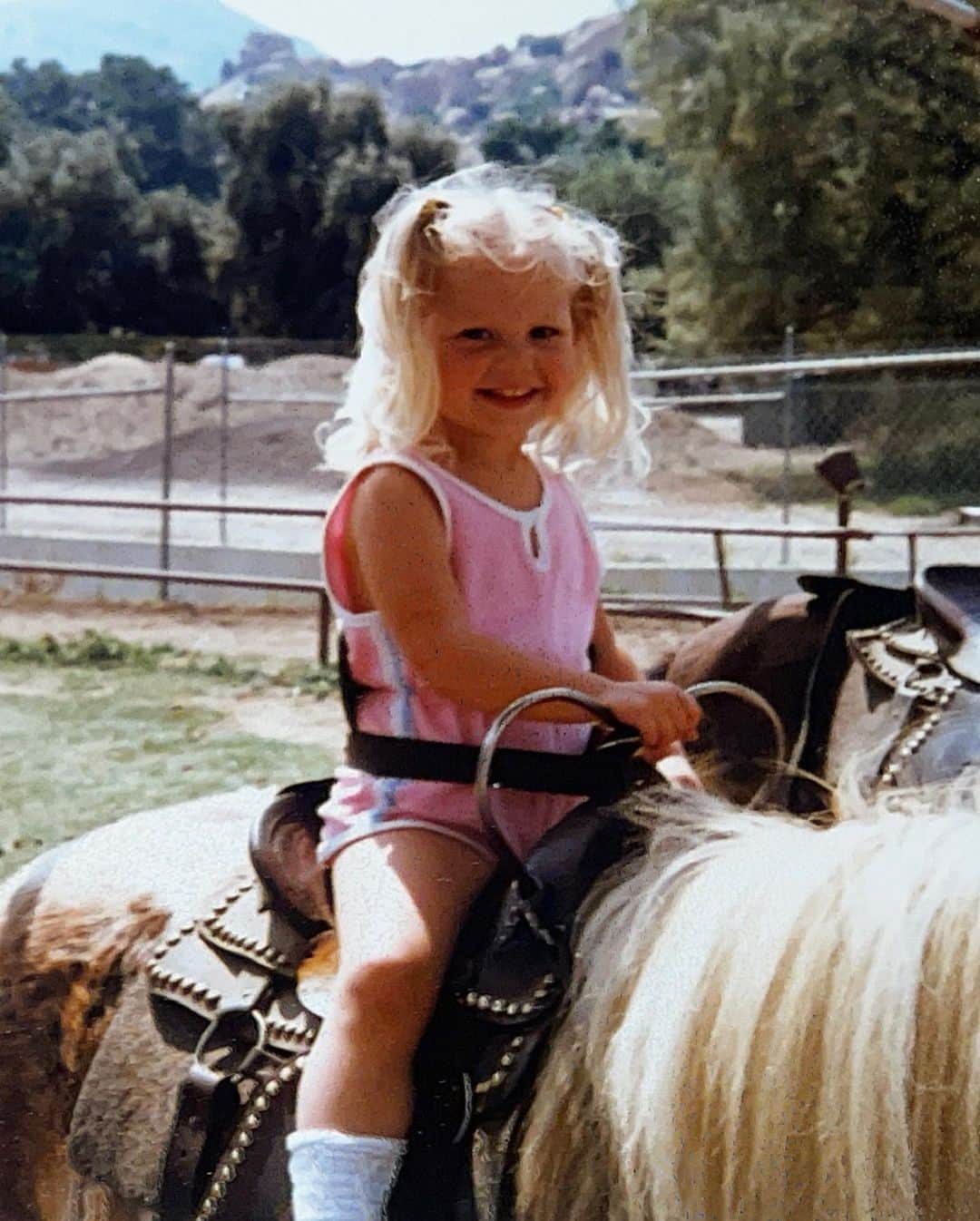 キャンディス・キャメロン・ブレのインスタグラム：「Baby Candace 🐎🎀💕」
