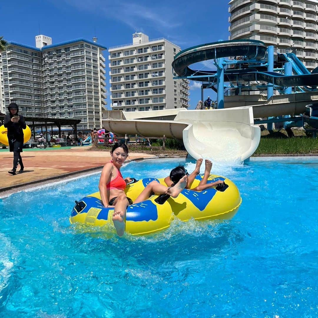 中里さや香さんのインスタグラム写真 - (中里さや香Instagram)「夏の思い出！  甥っ子が珍しく海に行くー！と言い出したのでまた鵜原に行ってきました😆✨  後は御宿にあるプールにも行ってきました😌  夏はやっぱり大好きだなぁ❤️  #pool#sea#プール#海#夏#夏の思い出#summer#鵜原海水浴場 #御宿プール」8月30日 23時48分 - sayakashi1217