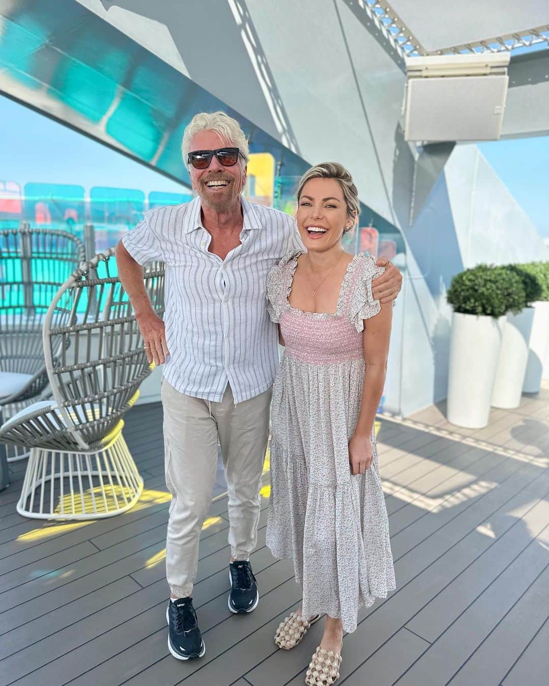 クリスタル・ハリスのインスタグラム：「Setting sail with the ultimate captain of adventure, Richard Branson, on a Virgin Voyages cruise – where every wave is a high-five from the ocean! 🌊⚓️ Thank you @virginvoyages @fawchouse @richardbranson 📸 @jeremybrookover #BransonsCruiseCrew #virginvoyages」
