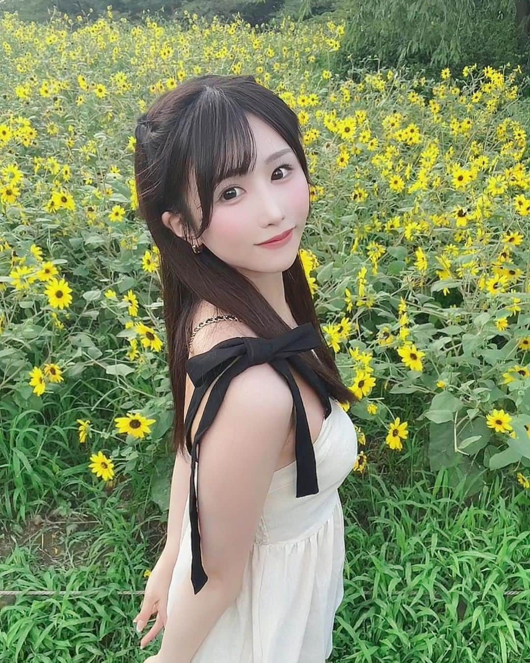 平林萌愛さんのインスタグラム写真 - (平林萌愛Instagram)「夏が終わっても ずっと一緒にいたいな🌻‎☁️」8月30日 23時59分 - __hbysgm