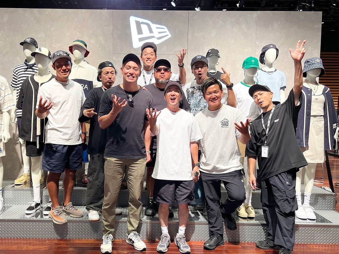 のインスタグラム：「本日は大好きなNewera family Day. 刺激が強い！吉田が凄い！ まわりも凄い！俺も凄い！って言われるぐらいまだまだ積み上げて行きます。 来季のNewera展示会でした。 本日の出会いも確かな物でした！  一本✨✨✨✨✨✨  最高でした🫶  @shun_dillinger  @newerajapan  いつも有難う御座います！  @geki_style  朝からドライブ楽しすぎたYO!!!!  @snipeer_you  たこ焼きパーティーやりますが準備OK？焼きまくります😁」