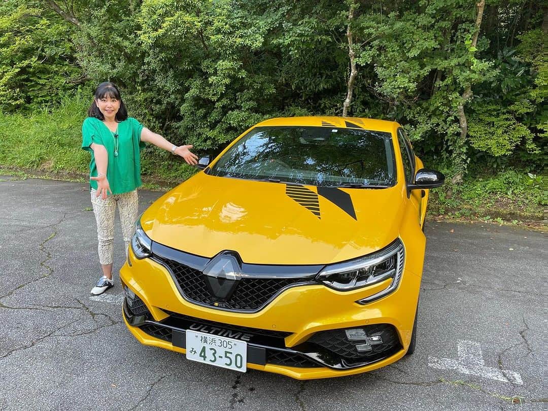 竹岡圭のインスタグラム：「圭Tube💛ルノーメガーヌR.S.ウルティム公開されてまーす🧡  ウチのみかんちゃん🍊には内緒ですが🤫正直言ってウルティムさん サイコーでした🩷  https://youtu.be/PS_Tm56EzMw  #ルノー #メガーヌ #ウルティム #メガーヌrs #竹岡圭 #圭Tube #圭チューブ」