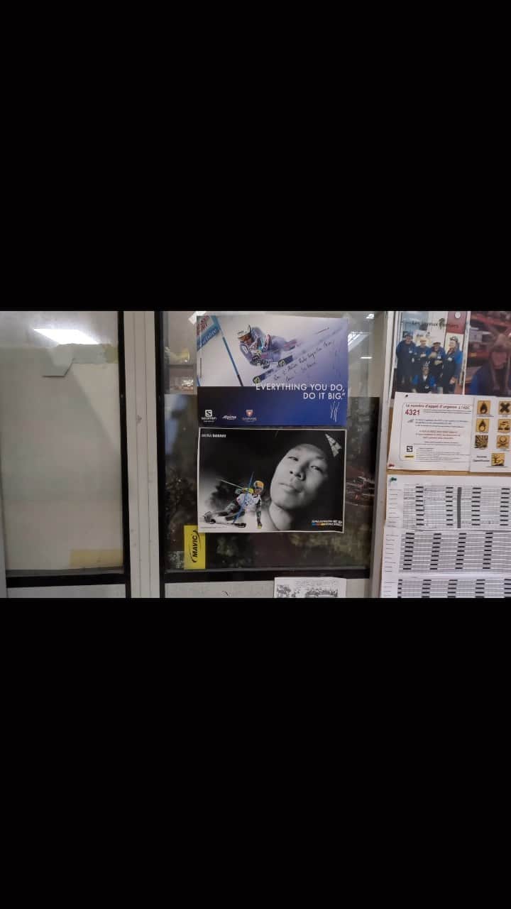 佐々木明のインスタグラム：「Visiting SALOMON head office 🇫🇷Annecy🇫🇷  We have a long history of 30years🇫🇷🇯🇵☺️  久しぶりにサロモン本社に行って来ました。 昔からの共に闘ったエンジニア、職人 そして新しいサービスチーム みんなに会えて良い時間でした。  有難う @salomon Merci 😊   #salomon」