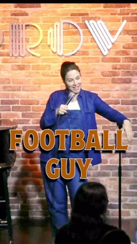 ウィットニー・カミングスのインスタグラム：「I live for football」