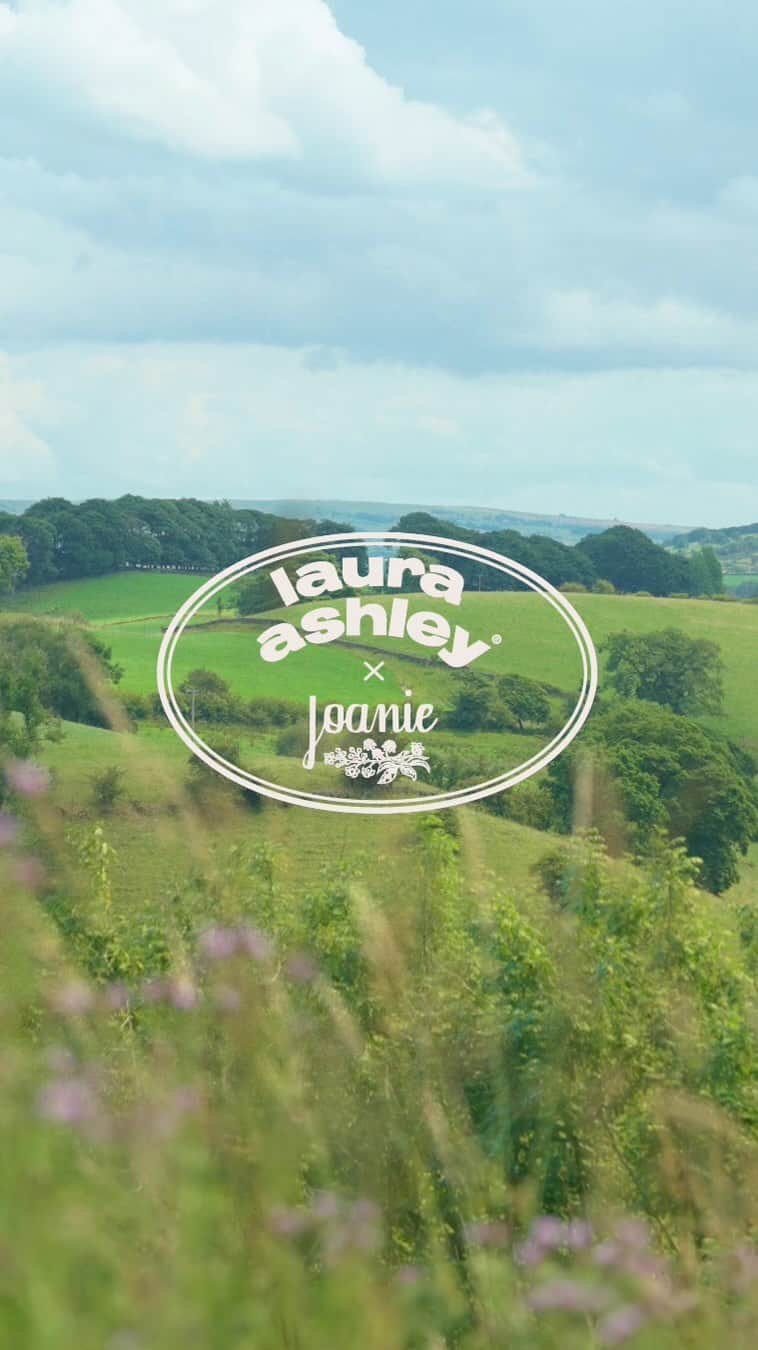ローラアシュレイのインスタグラム：「Laura Ashley X Joanie is here! Featuring a range of whimsical dresses, shirts, jumpsuits, jackets, and accessories, in some of Laura Ashley’s most coveted prints, this limited collection is not to be missed.  Which piece is your favourite?  Shop the collection now on joanieclothing.com」