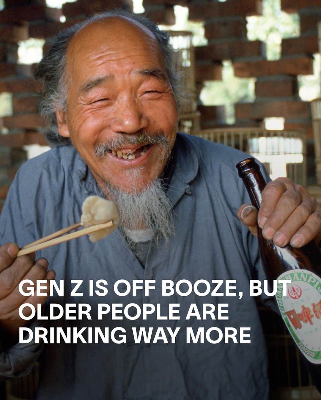 VICEさんのインスタグラム写真 - (VICEInstagram)「Young people may be drinking less these days, but a new Gallup poll shows that people aged over 55 are drinking more now than they did 20 years ago.  The poll found that a record 40 percent of 18 to 34-year-olds don’t consume alcohol, compared to less than 30 percent in 2003. Meanwhile, more adults over 55 are drinking, with almost 60 percent reporting they enjoy a tipple, compared to just under 50 percent 20 years ago.   Researchers say the main reason for this decline in younger drinkers is because non-white people make up a bigger proportion of survey respondents than they did in previous decades, and non-white Americans have always been less likely to drink than white Americans. Other studies have pointed to young people switching over to weed instead of booze.  Either way: sobering news for all those music festivals that charge $15 for a beer.」8月31日 1時00分 - vice