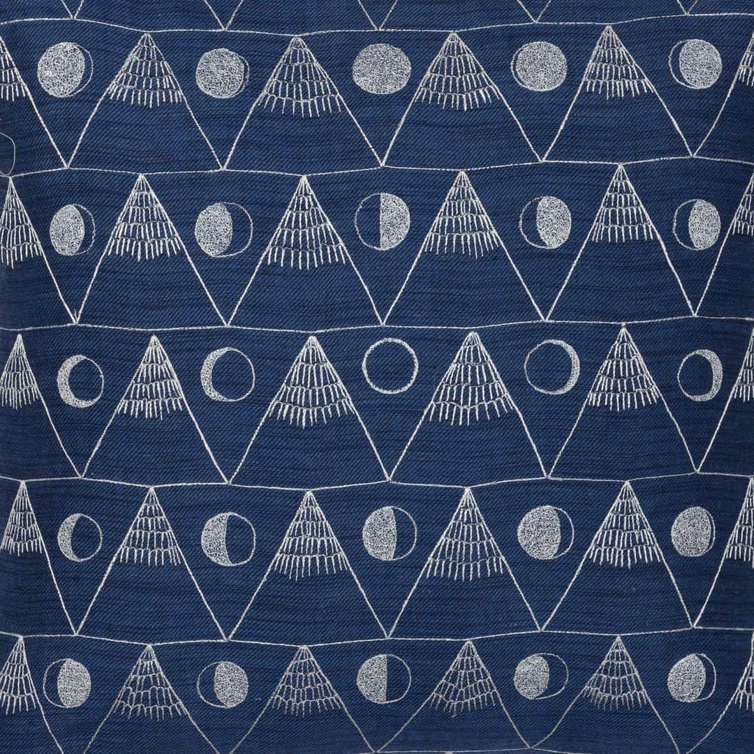 コーラル アンド タスクのインスタグラム：「Tonight is a Blue Moon and a Super Moon! 🌕️ Get to know the lunar cycle as the moon waxes and wanes between snowy peaked mountains on our Moon Mountain Pillow. #coralandtusk⁠ ⁠」