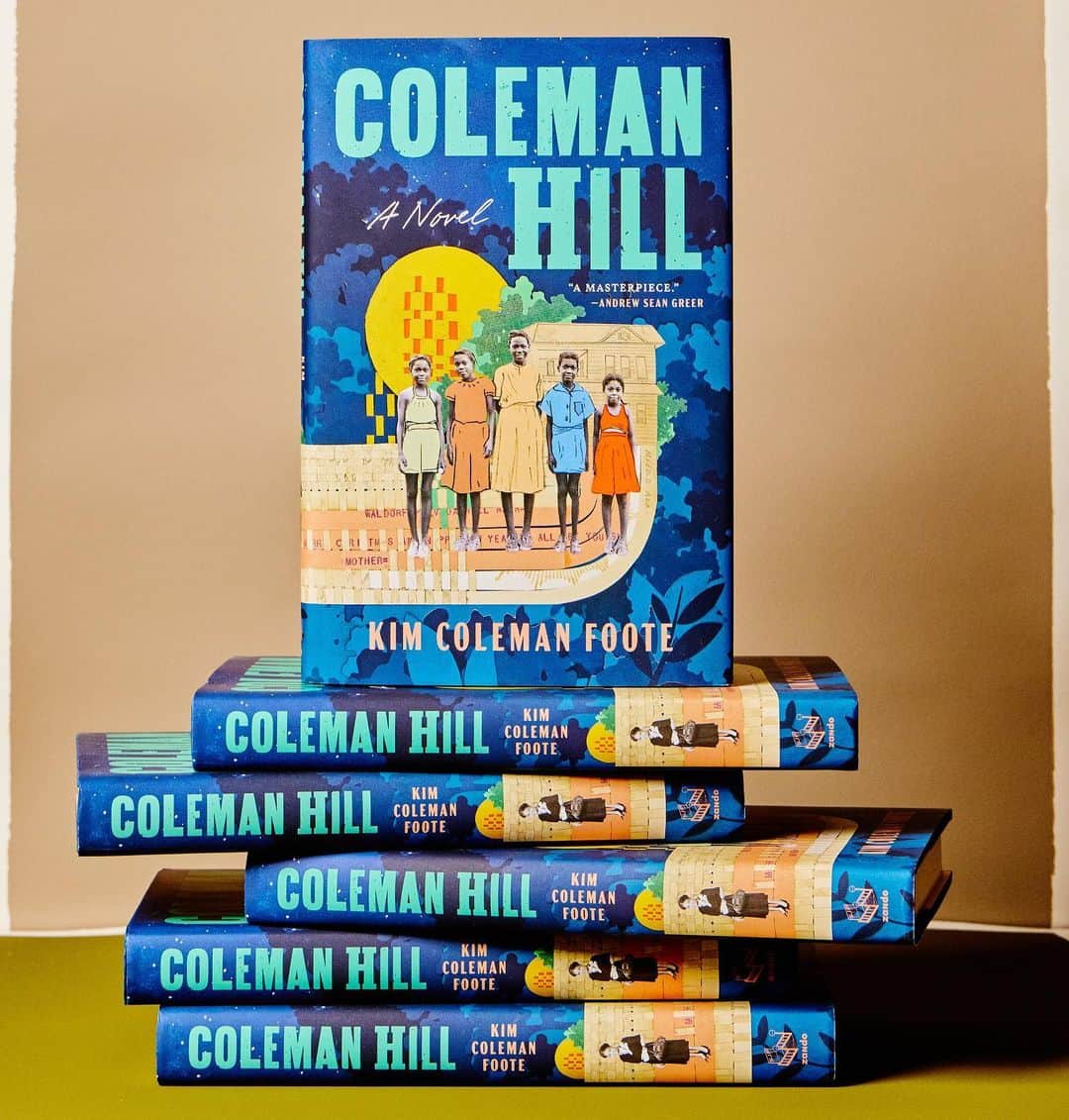 サラ・ジェシカ・パーカーのインスタグラム：「You're invited to our next, much anticipated @sjplit Salon. Sunday, September 10th at noon. Join me and author Kim Coleman Foote as we dive into COLEMAN HILL, her gorgeous and much praised debut novel, available for all to read next Tuesday, September 5th. Pre-order your copy now to attend this virtual book discussion. if you can't make it, don't worry! We'll send you a recording afterwards. Head to SJPLitSalon.com to register. Hope to see you there. X, SJ​」